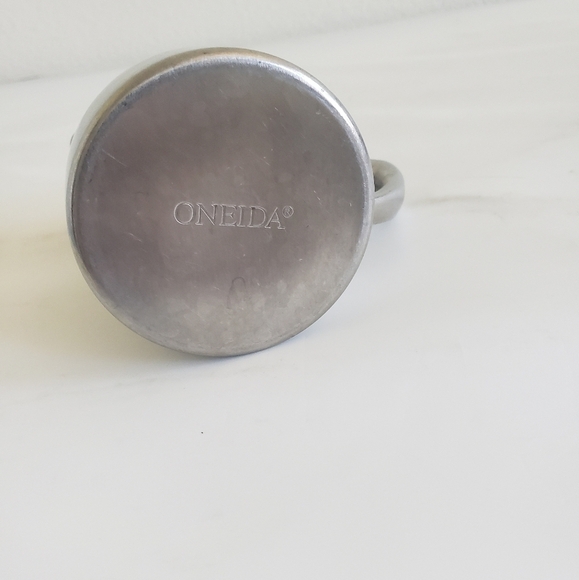 Oneida  Stilleto Stainless Creamer 3.5" tall - Picture 7 of 7